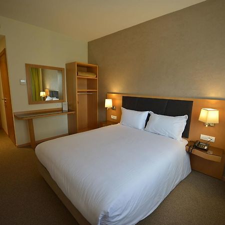 Annakhil Hotel ラバト エクステリア 写真